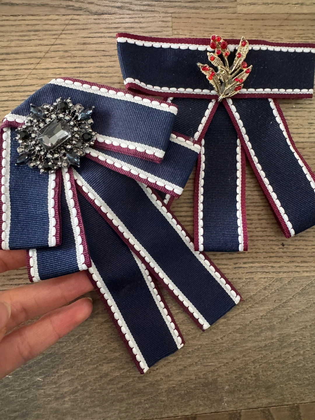 Bow Brooches bundle