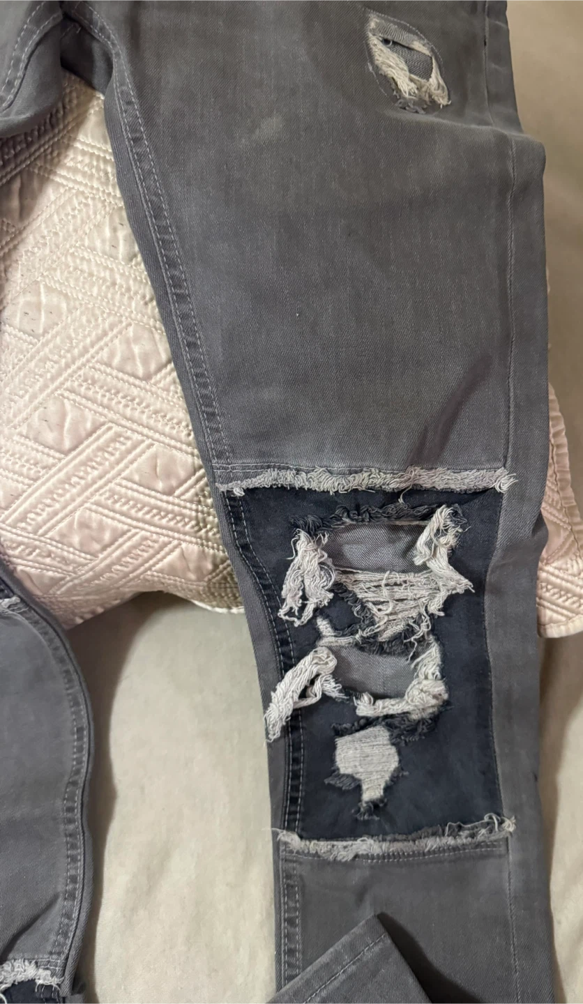 Zara Distressed Jeans - photo 2