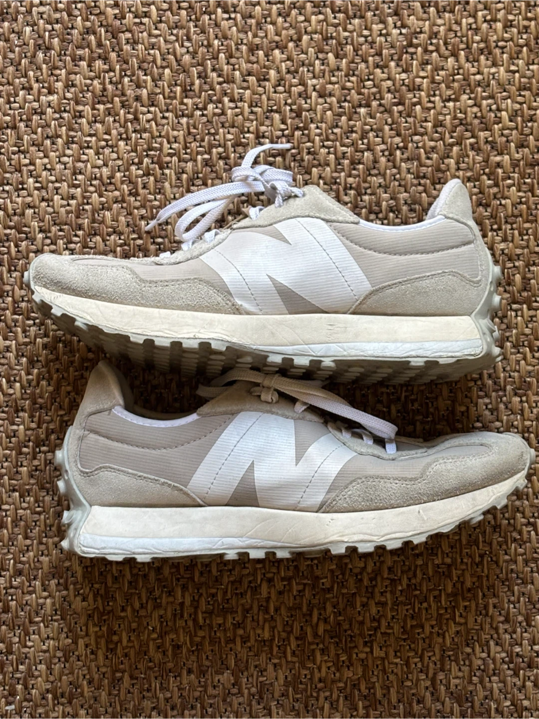Women’s New Balance 327 Grey Size 10.5