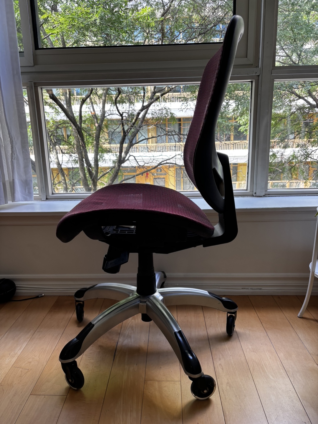 Staples Hyken Mesh Task Chair - photo 3