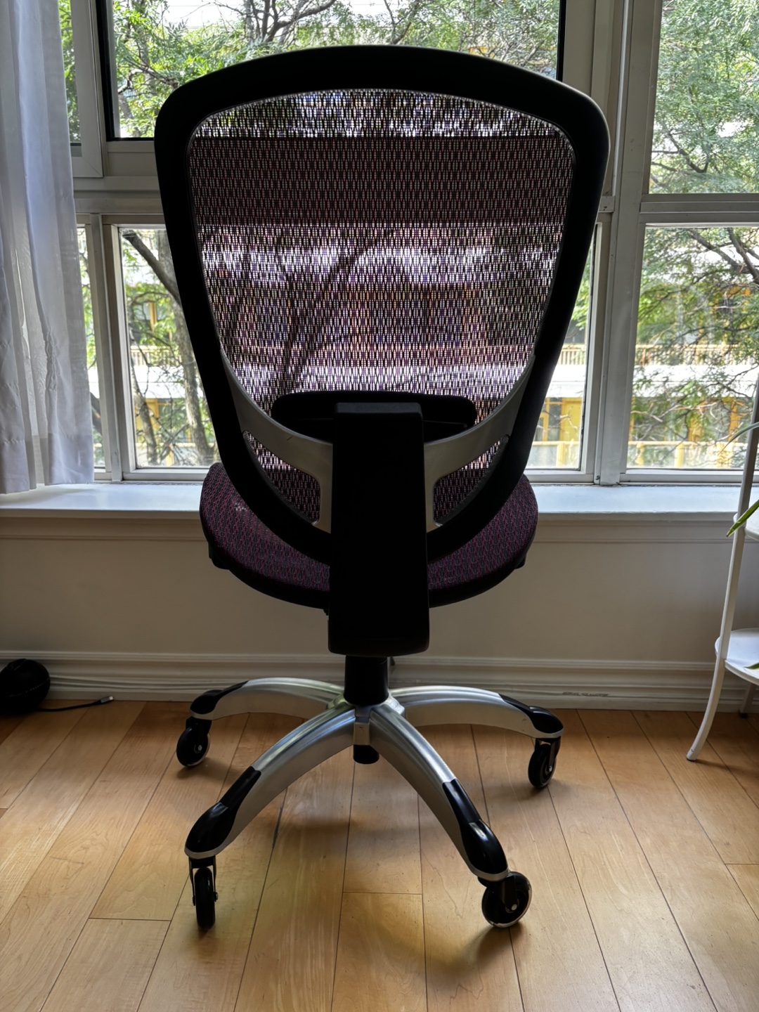 Staples Hyken Mesh Task Chair - photo 2