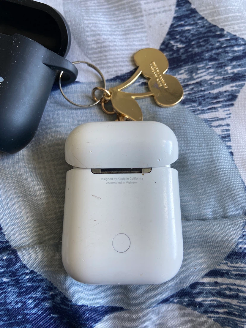 AirPods gen 2 with case - photo 3