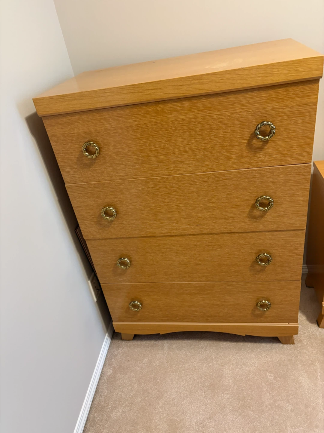 Bedroom furniture set