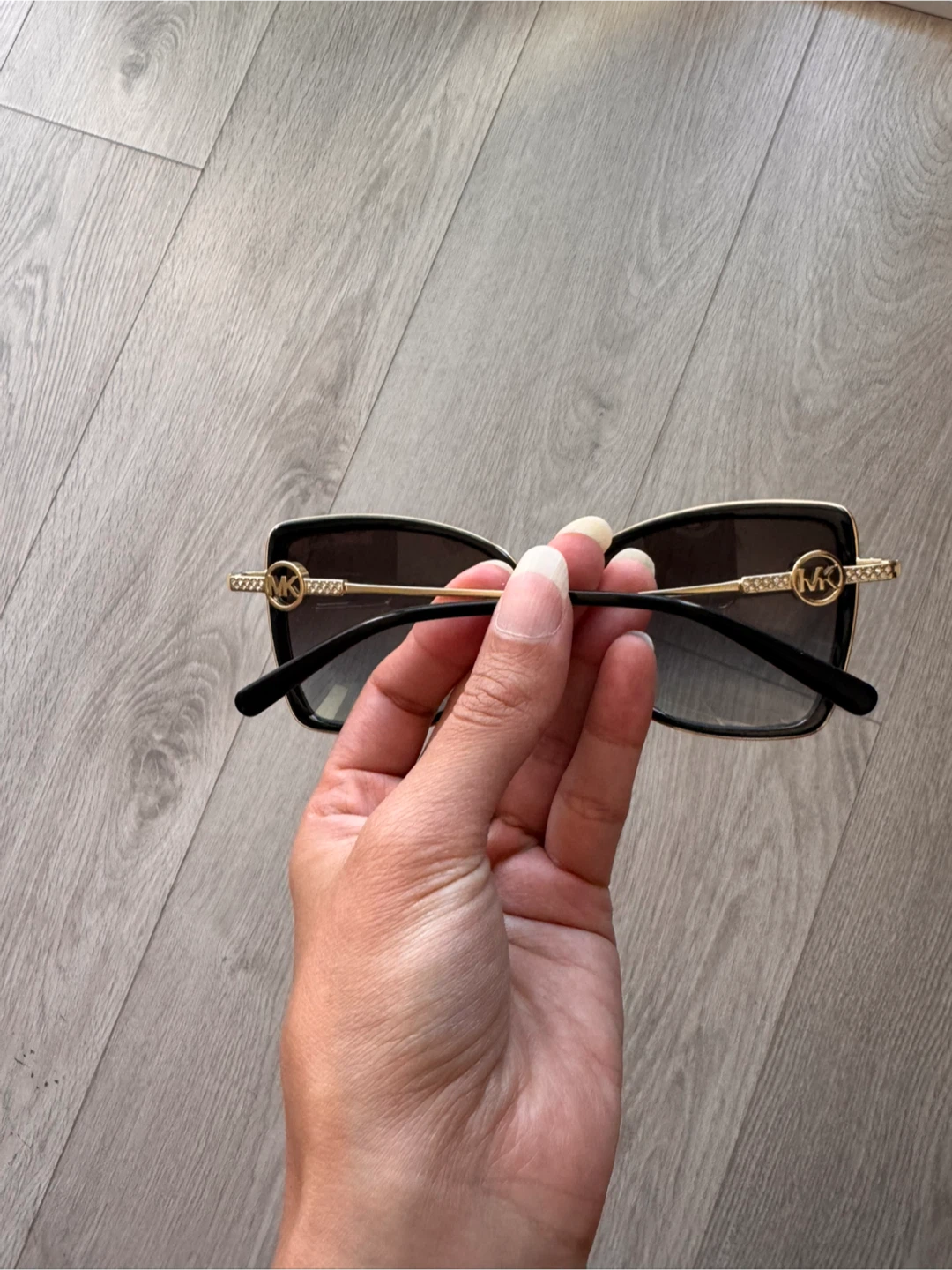 Michael Kors sunglasses with case - photo 2