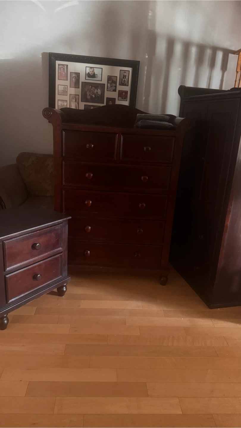 Four piece bedroom set - photo 2