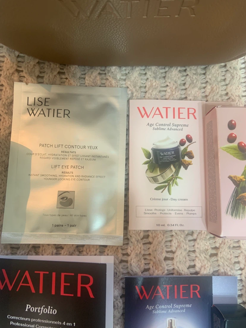 Watier Skincare and Cosmetics Gift Set - photo 4