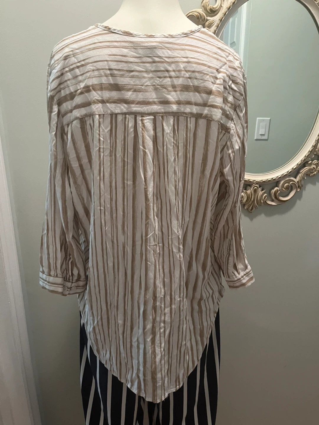 Striped blouse with three-quarter sleeves - photo 5