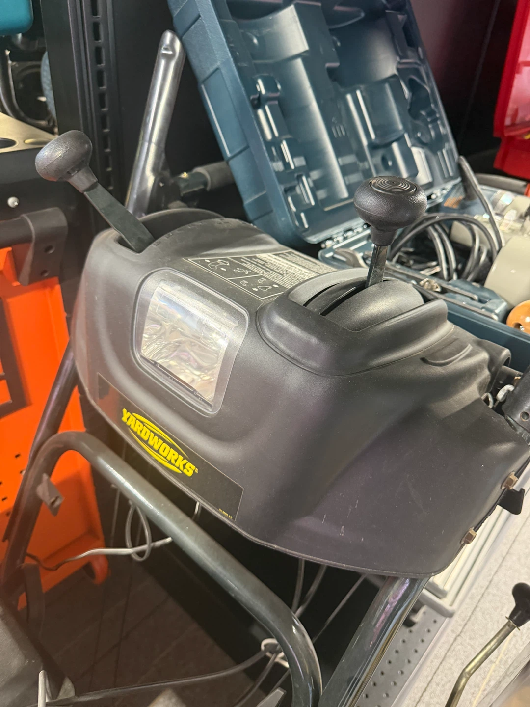 Yardworks Snowblower - photo 3
