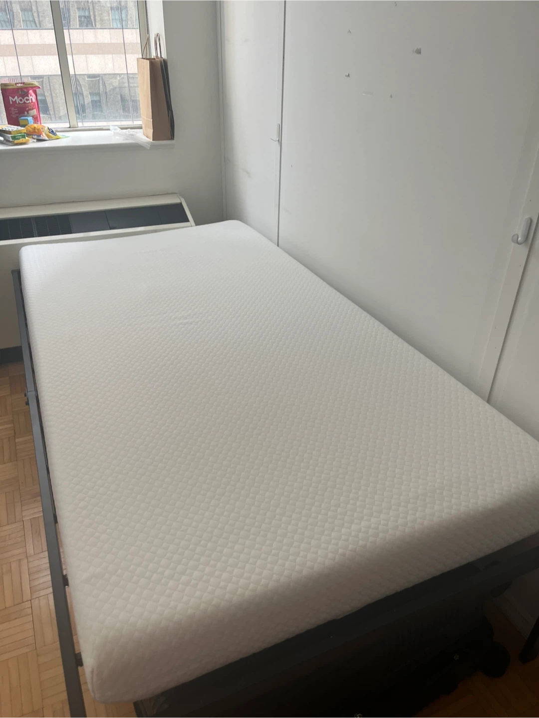 Twin size mattress with metal bed frame