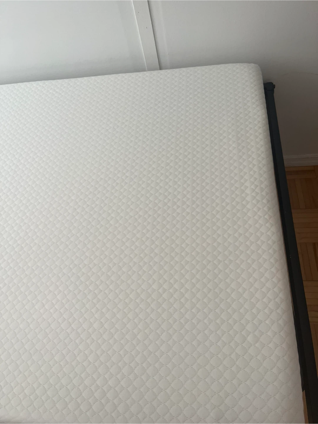 Twin size mattress with metal bed frame - photo 3