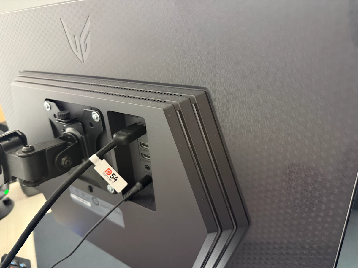 LG UltraGear Gaming Monitor - photo 4