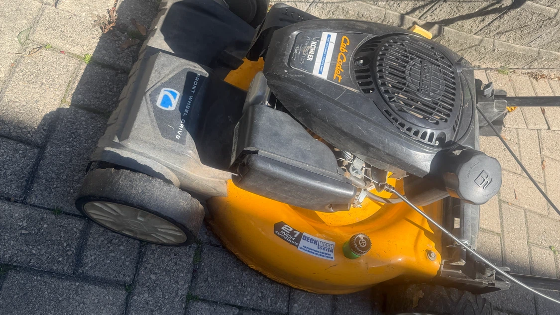 Cub Cadet XT Series XT775 Front Wheel Drive Lawn Mower