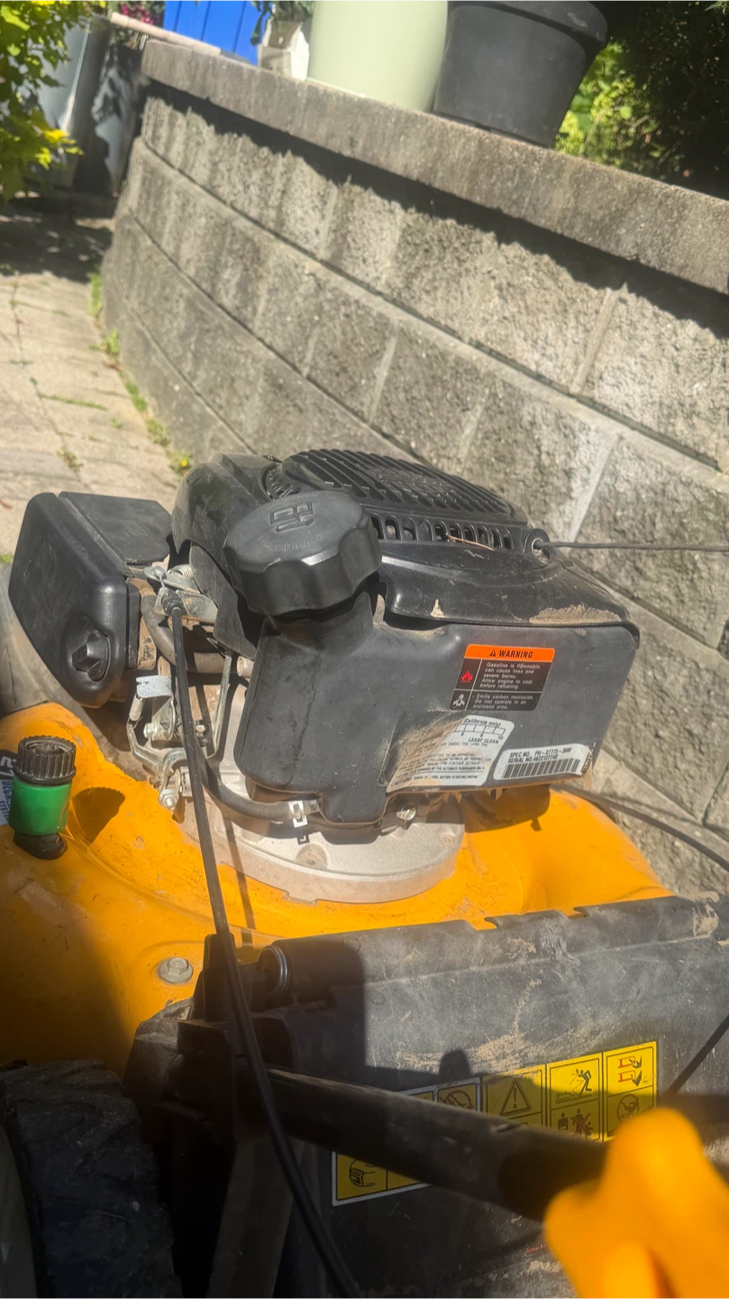 Cub Cadet XT Series XT775 Front Wheel Drive Lawn Mower - photo 2