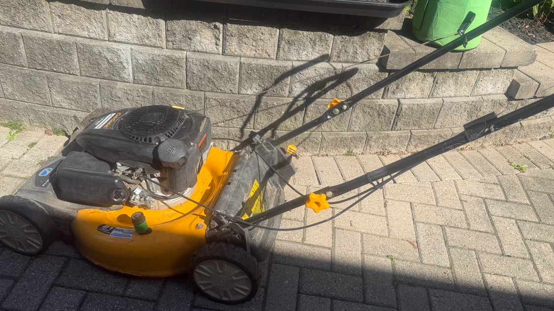 Cub Cadet XT Series XT775 Front Wheel Drive Lawn Mower - photo 4