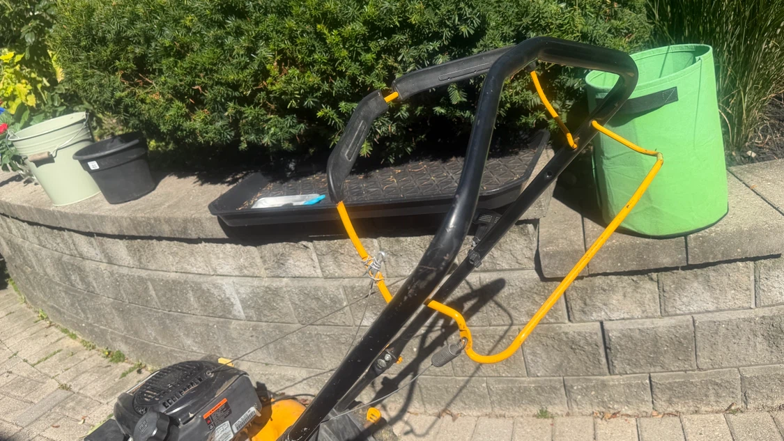 Cub Cadet XT Series XT775 Front Wheel Drive Lawn Mower - photo 5