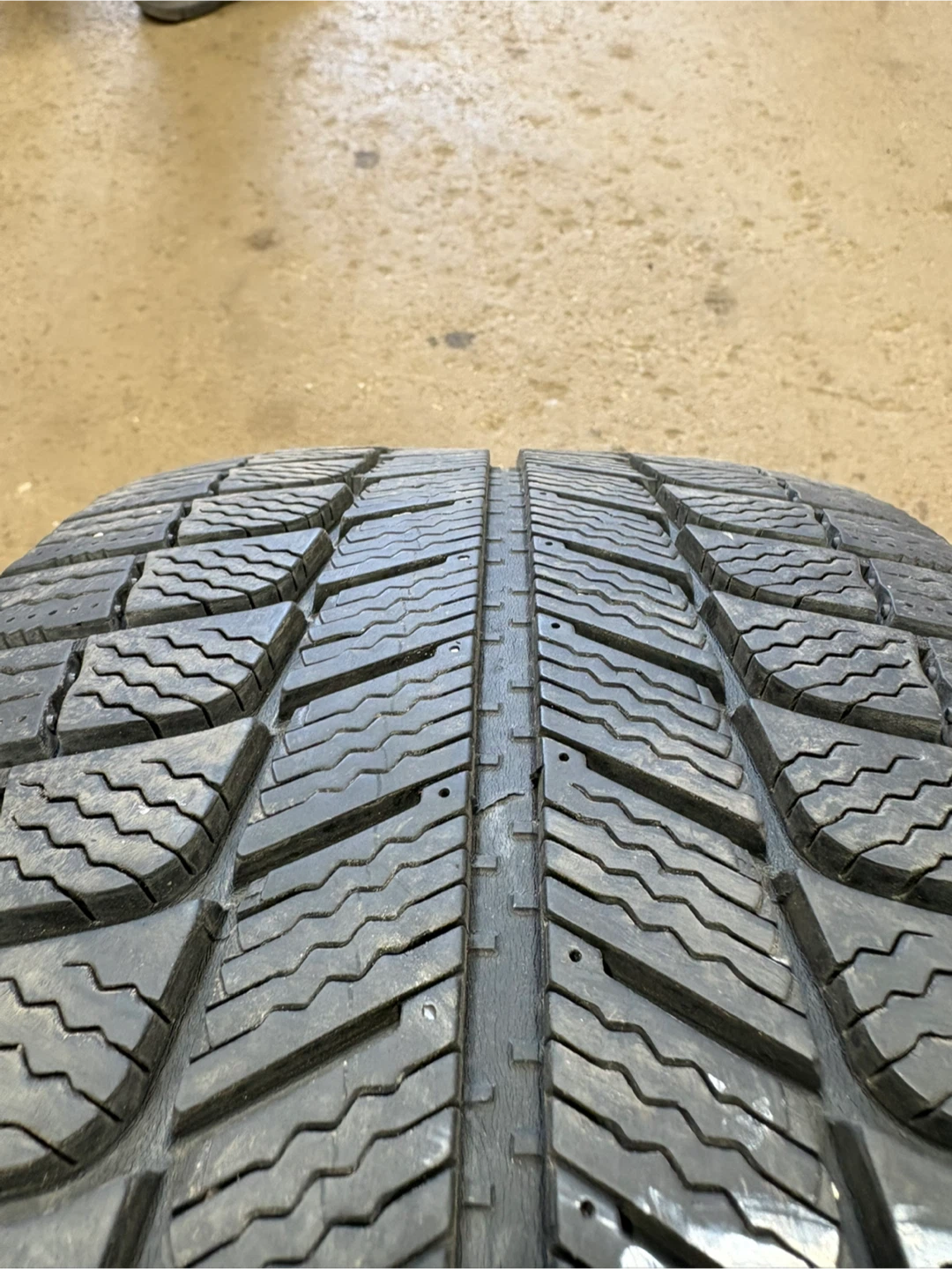 Tires 235/55 R17 - photo 5