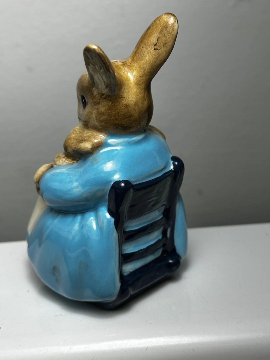 Royal Albert Mrs Rabbit and Bunnies Figurine 1989 - photo 3