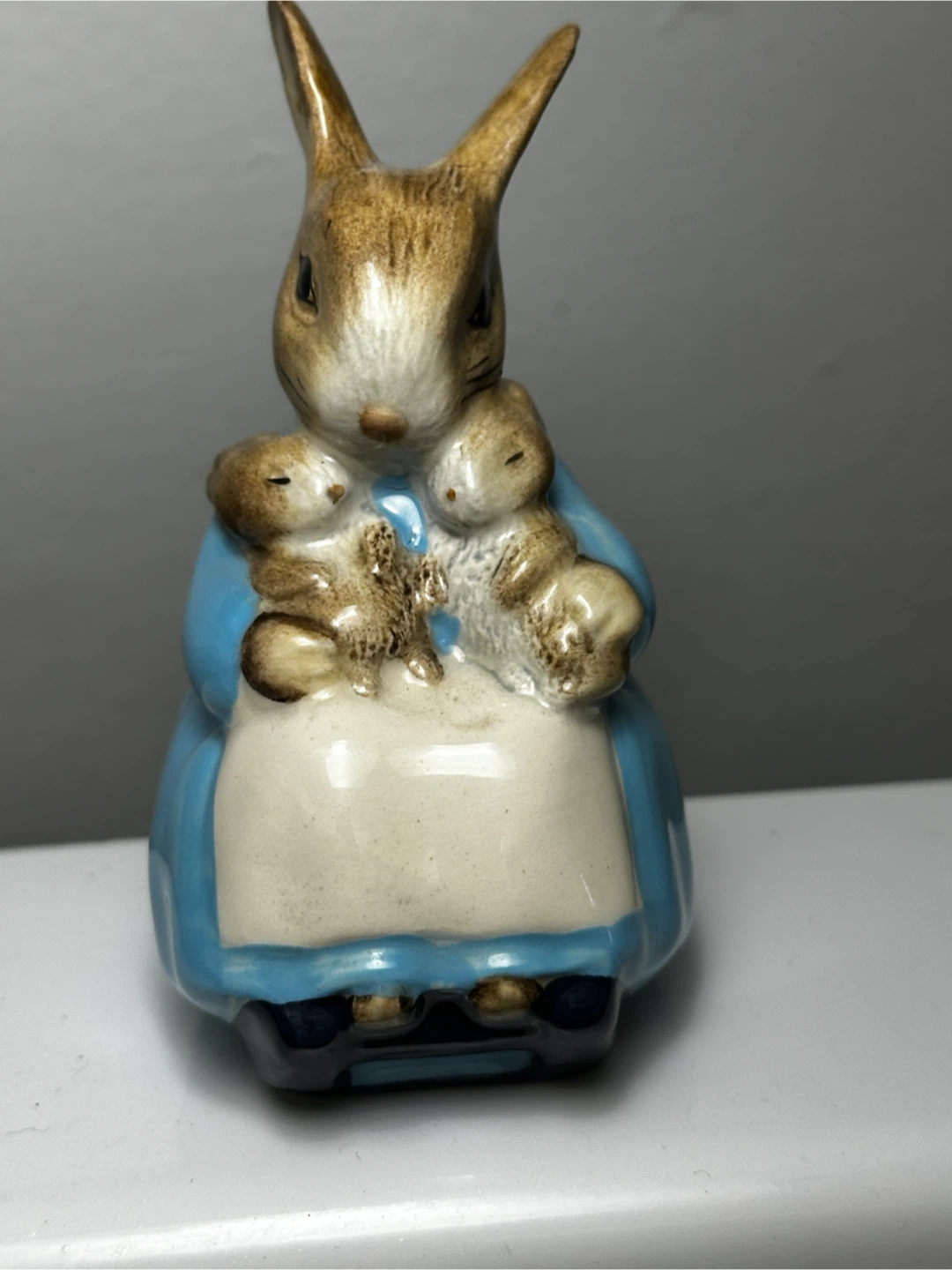 Royal Albert Mrs Rabbit and Bunnies Figurine 1989
