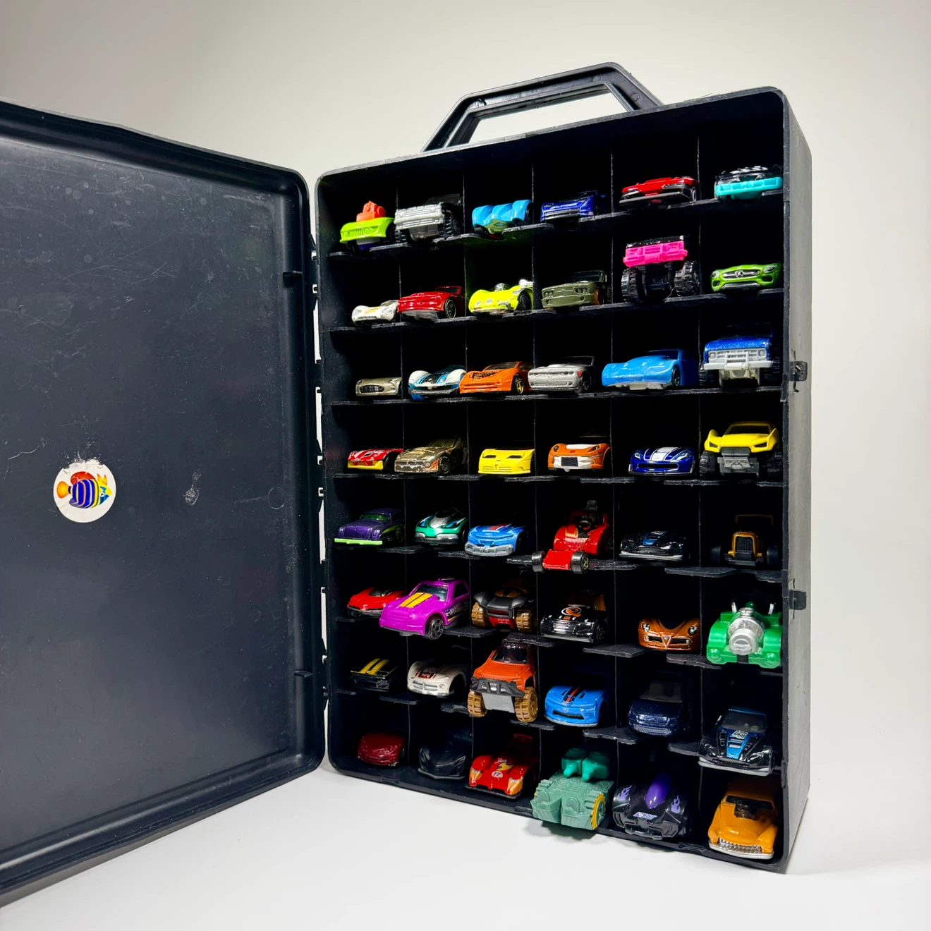48x Hot Wheels Cars in Case - photo 3