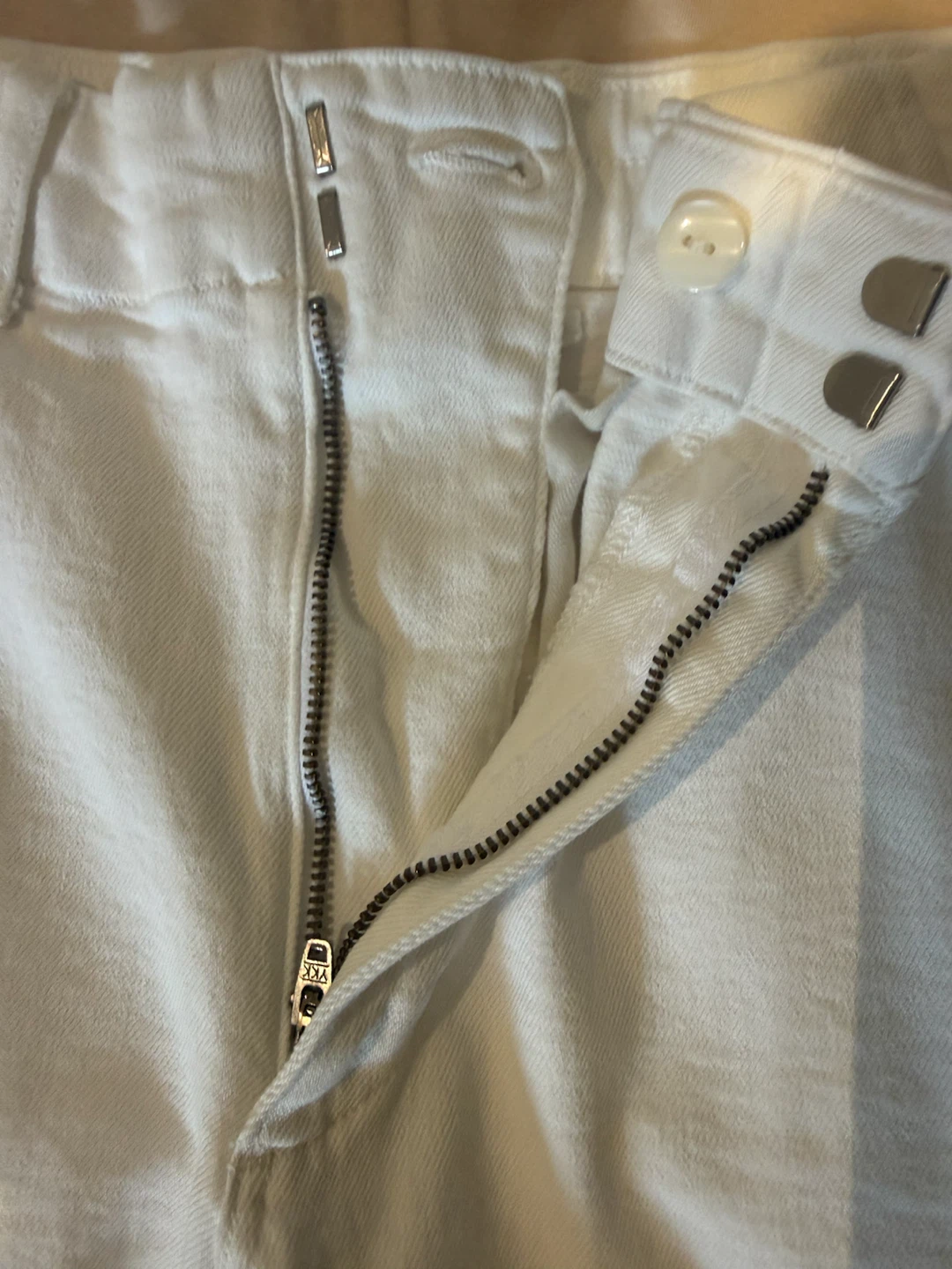 Uniqlo Wide Trouser Jeans - White, Size S - photo 3