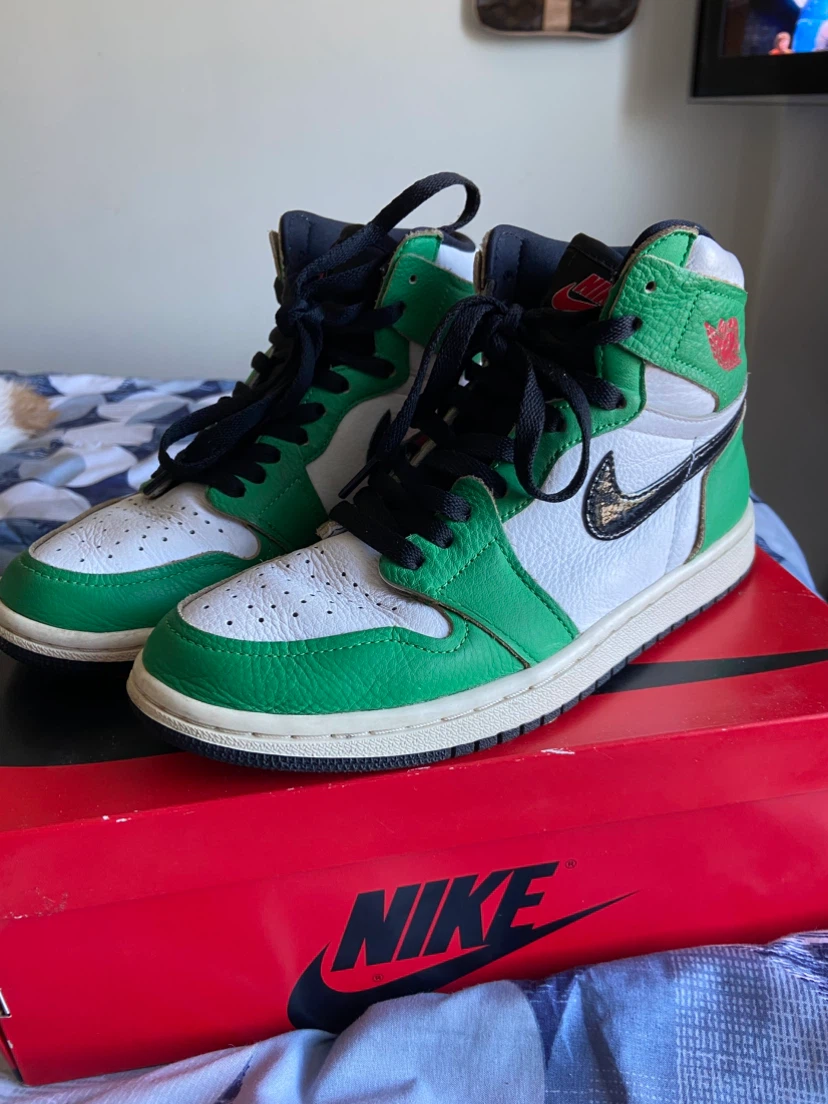 Air Jordan 1 high OG “lucky green”