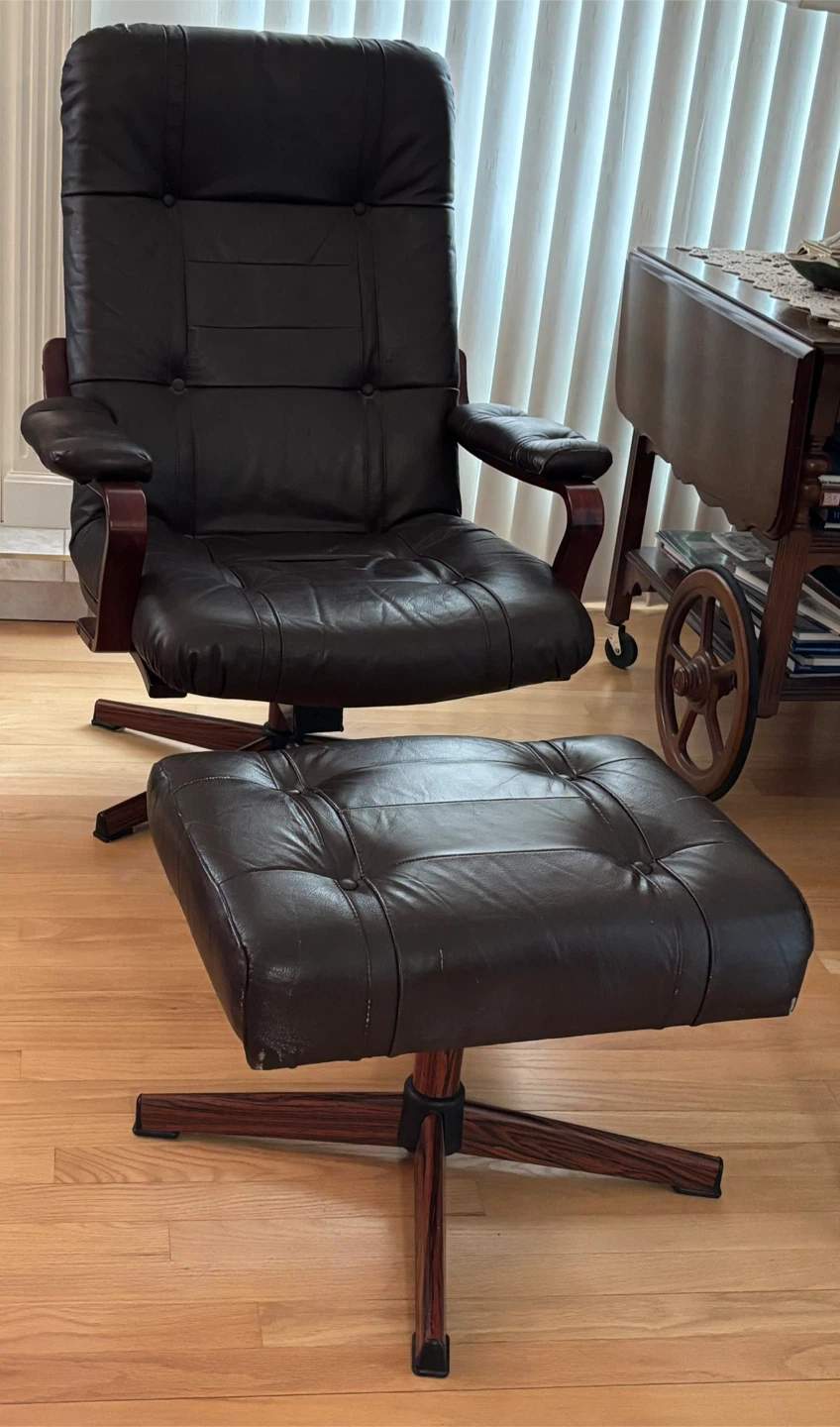 Brown leather arm chair w/ footstool - photo 2
