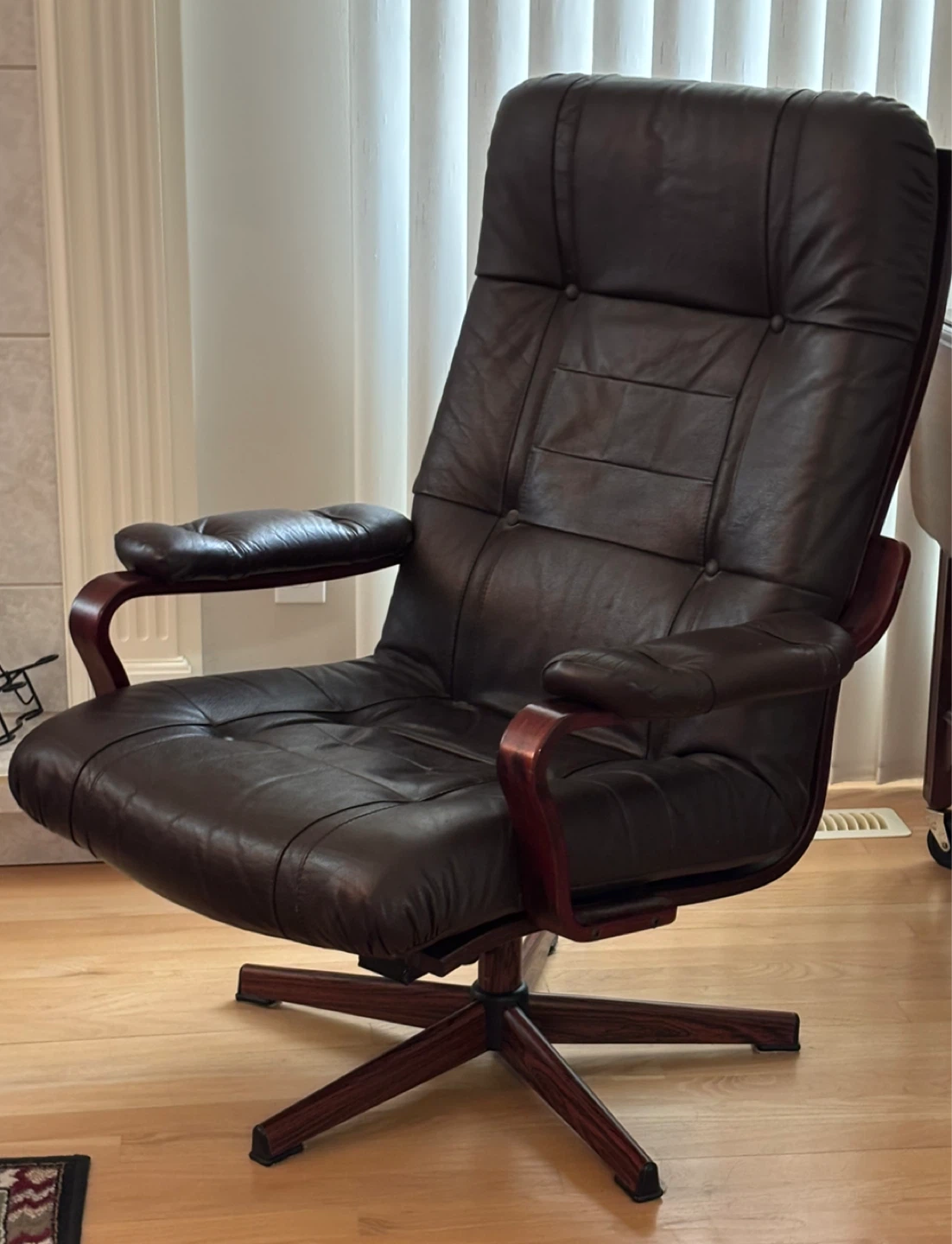 Brown leather arm chair w/ footstool - photo 3