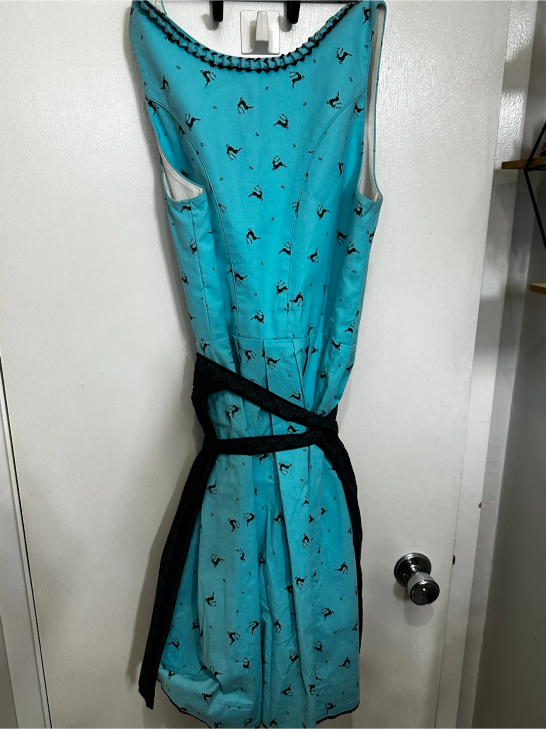 Austrian Dirndl dress complete with matching apron - photo 5