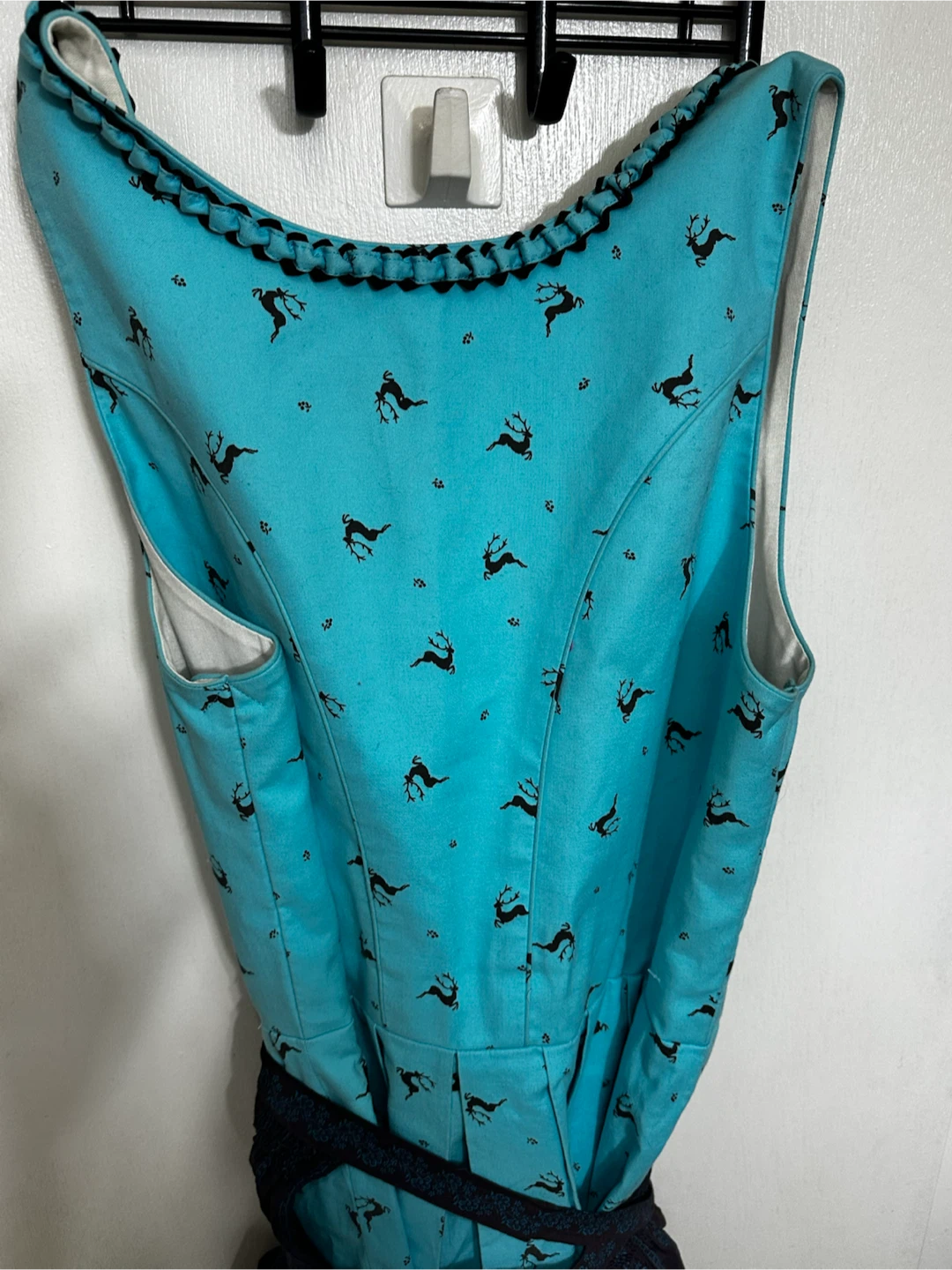 Austrian Dirndl dress complete with matching apron - photo 4
