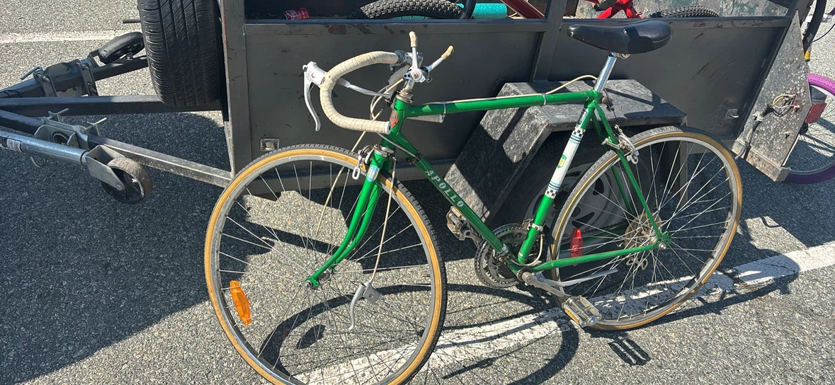 Vintage Apollo Deelite Road Bike