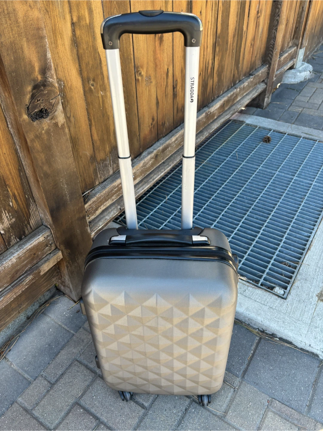 Stradda hard-shell carry-on luggage - photo 2