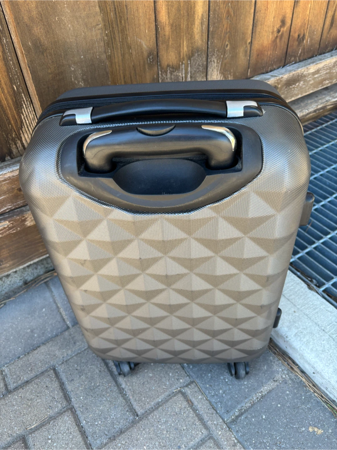 Stradda hard-shell carry-on luggage - photo 4