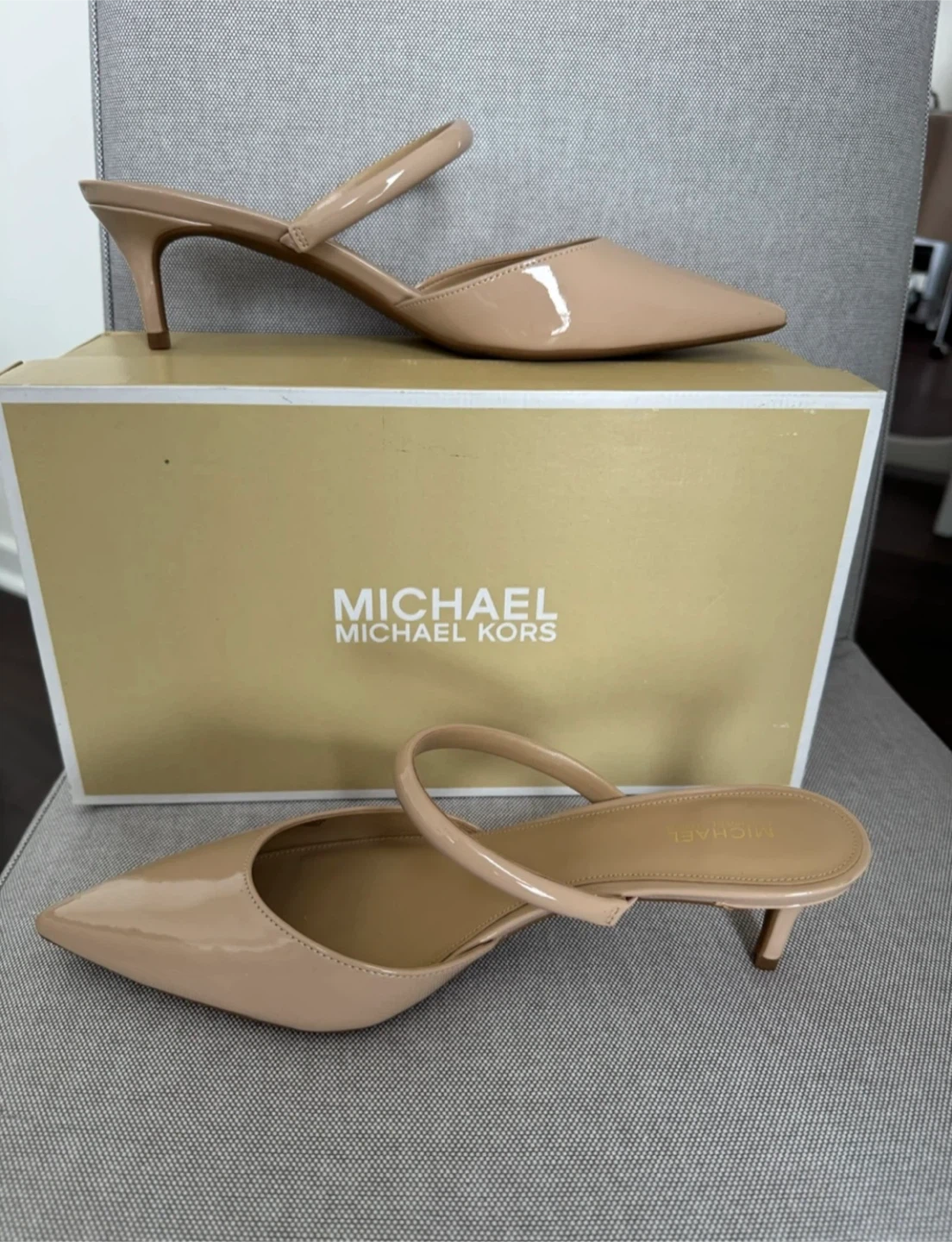 NEW Michael Kors Shoes - Size 9 - photo 3