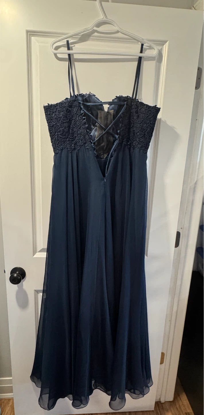 Navy blue lace corset-back formal gown - photo 2