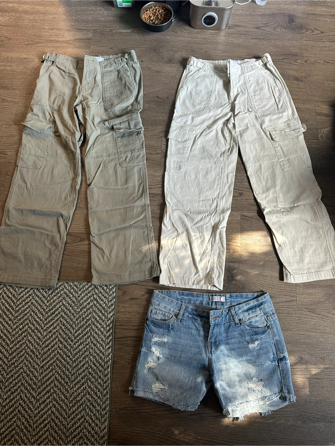 2 Pairs of Aeropostale Low Rise Baggy Cargo Pants