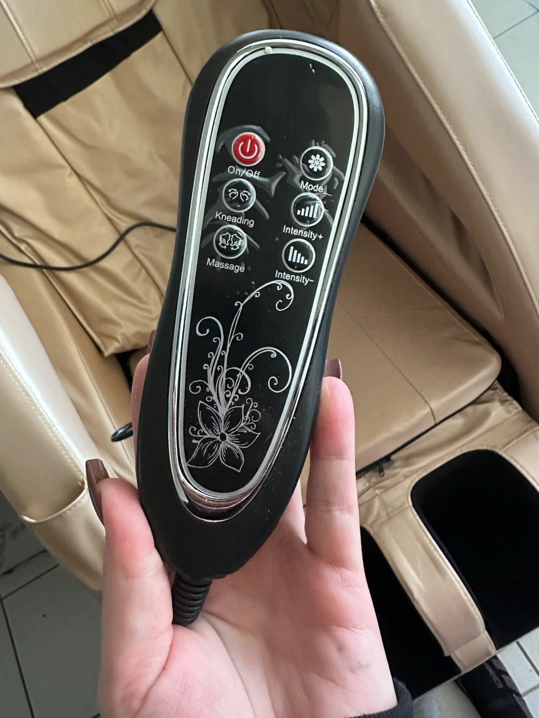 LIKE NEW Massage Chair - photo 2