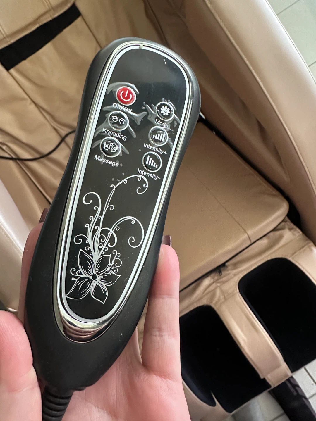 LIKE NEW Massage Chair - photo 3