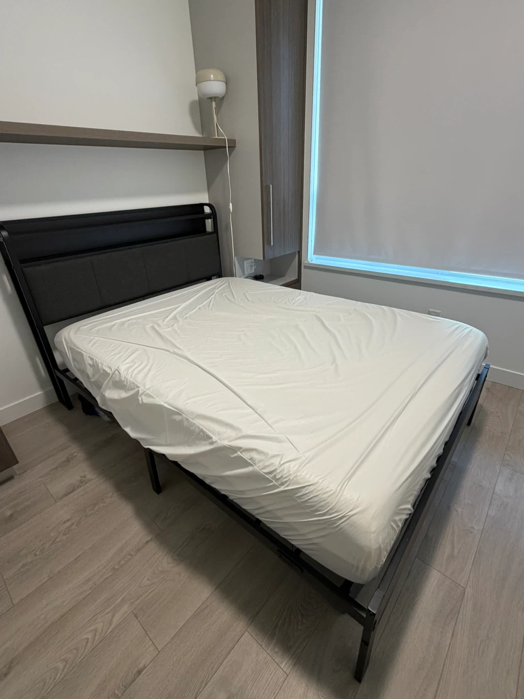 Full Size Bed Frame & Full Size Mattress (like new)