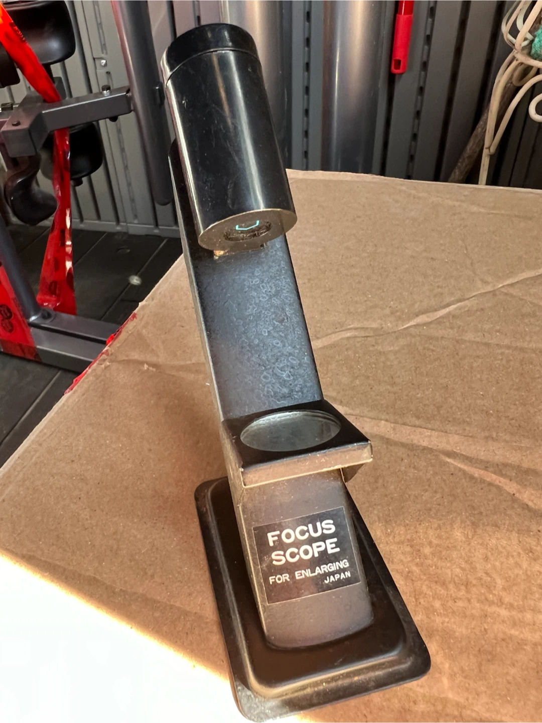 Focus scope for enlarging