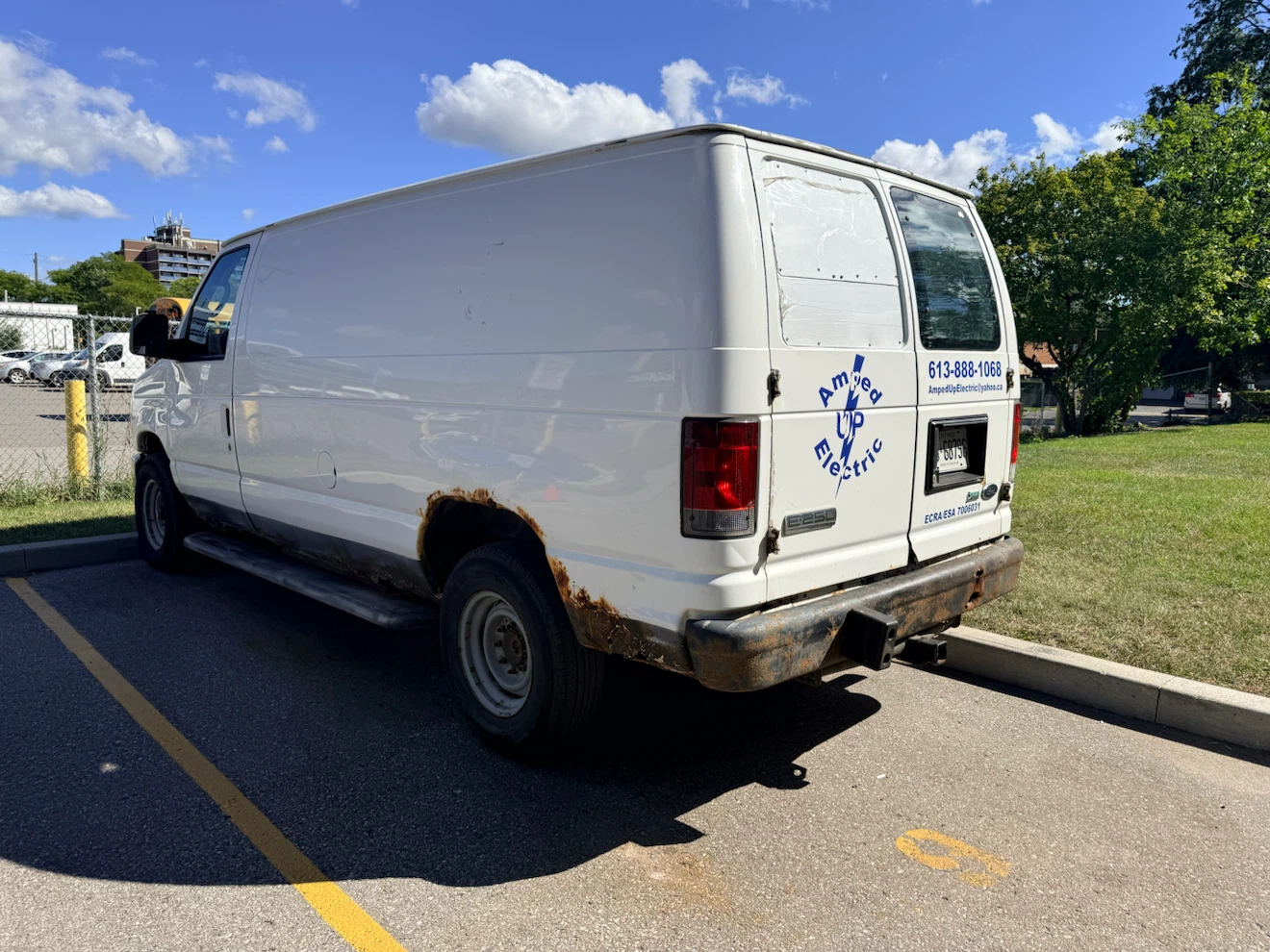 2010 Ford E-250 Cargo Van - photo 4