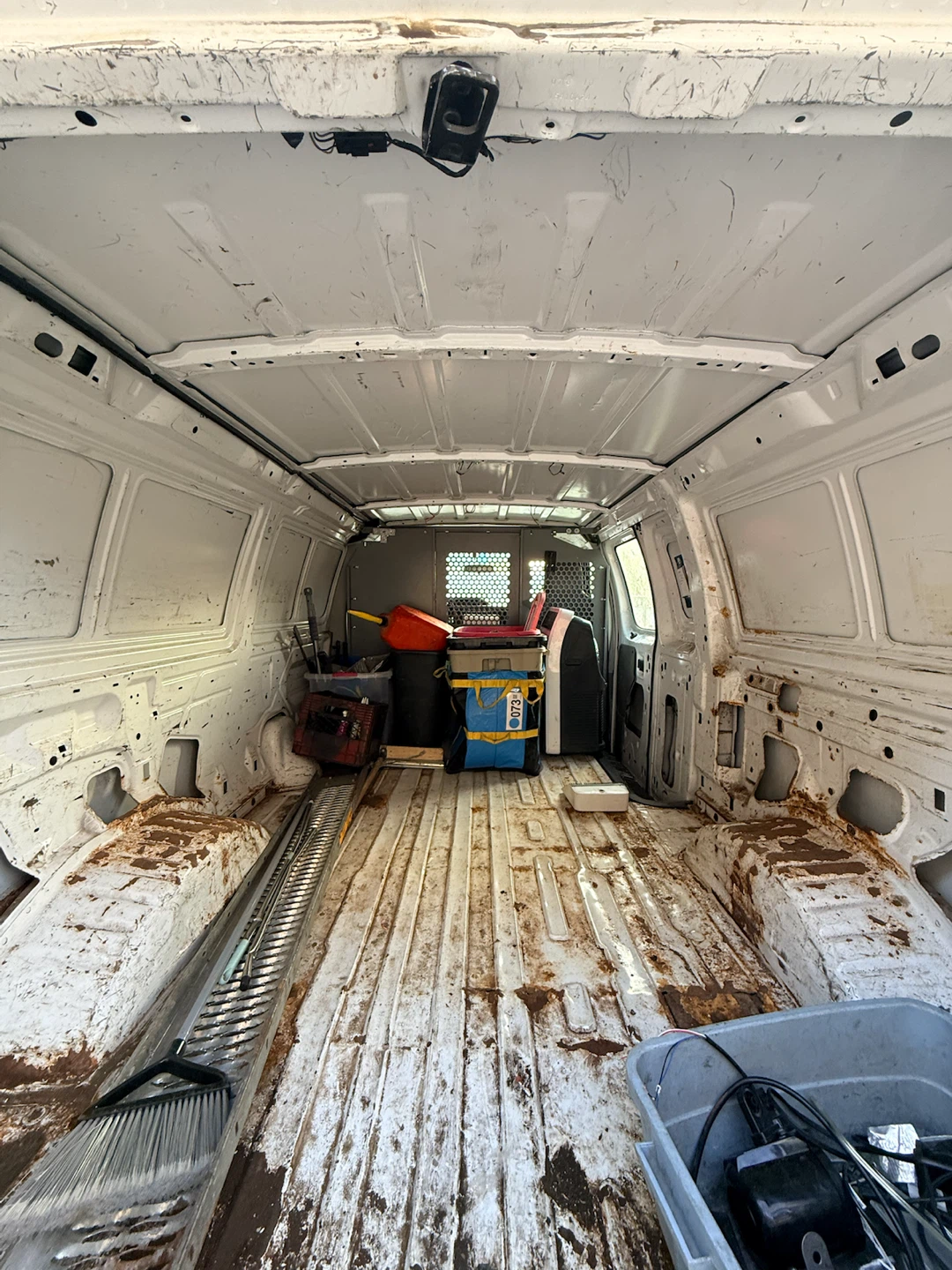 2010 Ford E-250 Cargo Van - photo 5