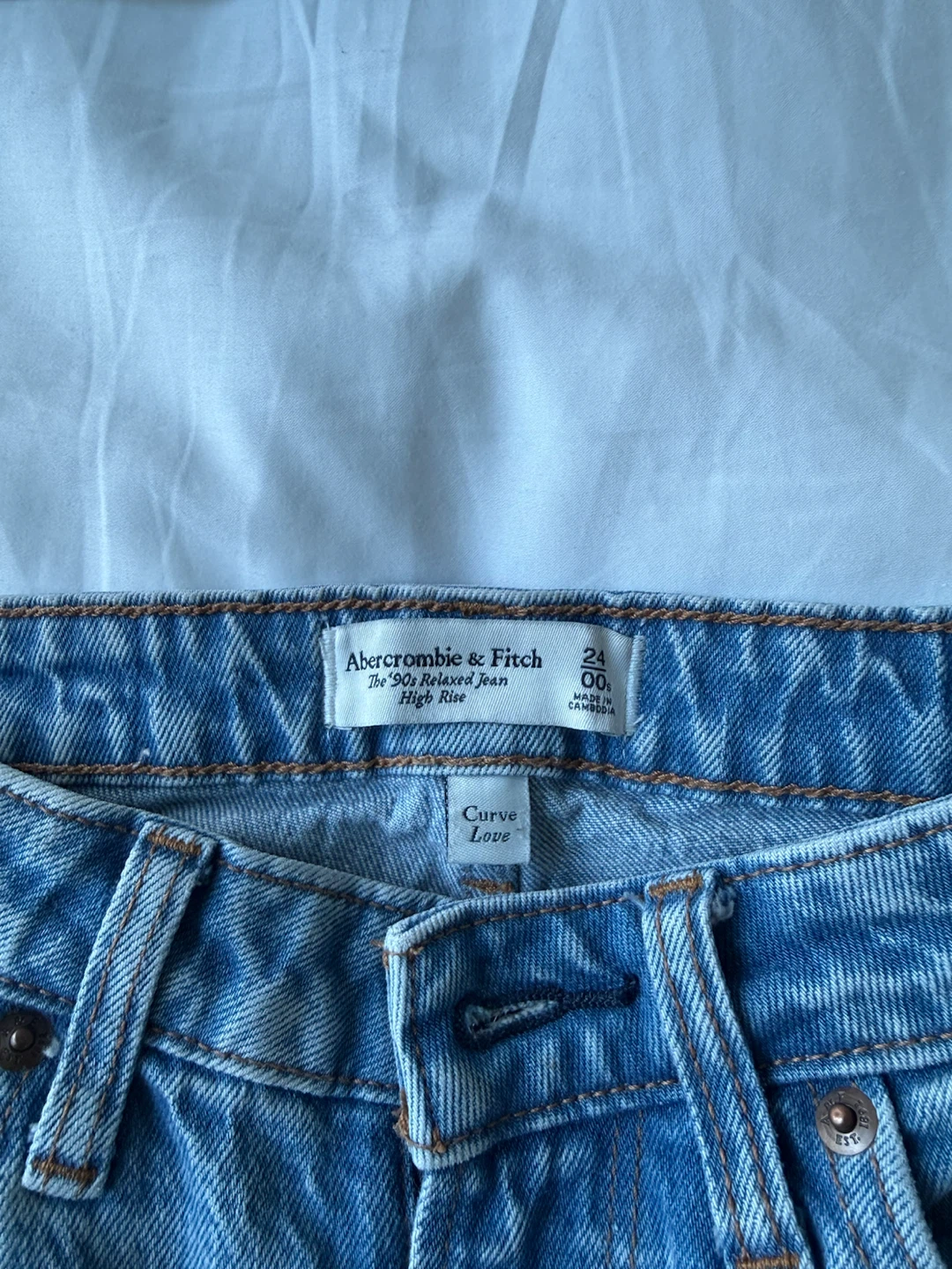 Abercrombie & Fitch 90s Relaxed High Rise Jeans - photo 5