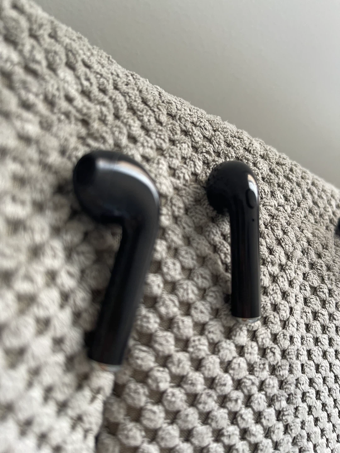 Black True Wireless Earphones with Charger and Case - photo 2