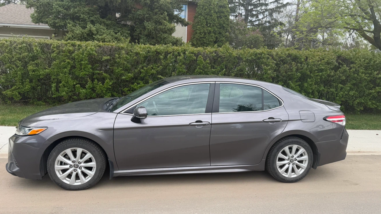 Toyota Camry SE 2020 - photo 5