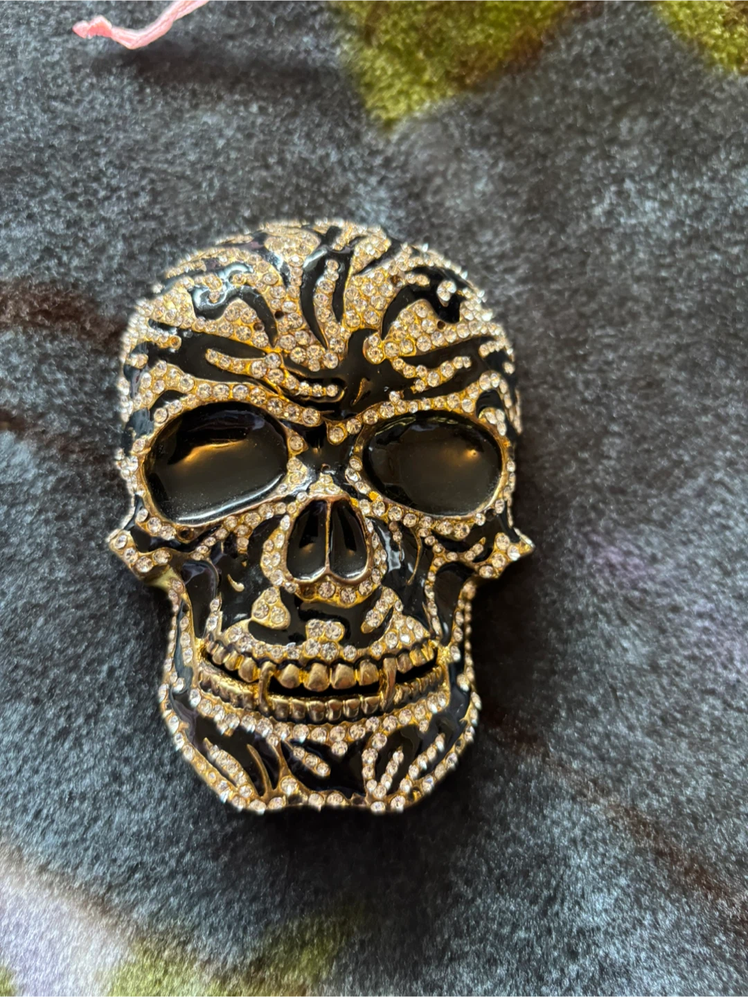 Skull head belt buckle