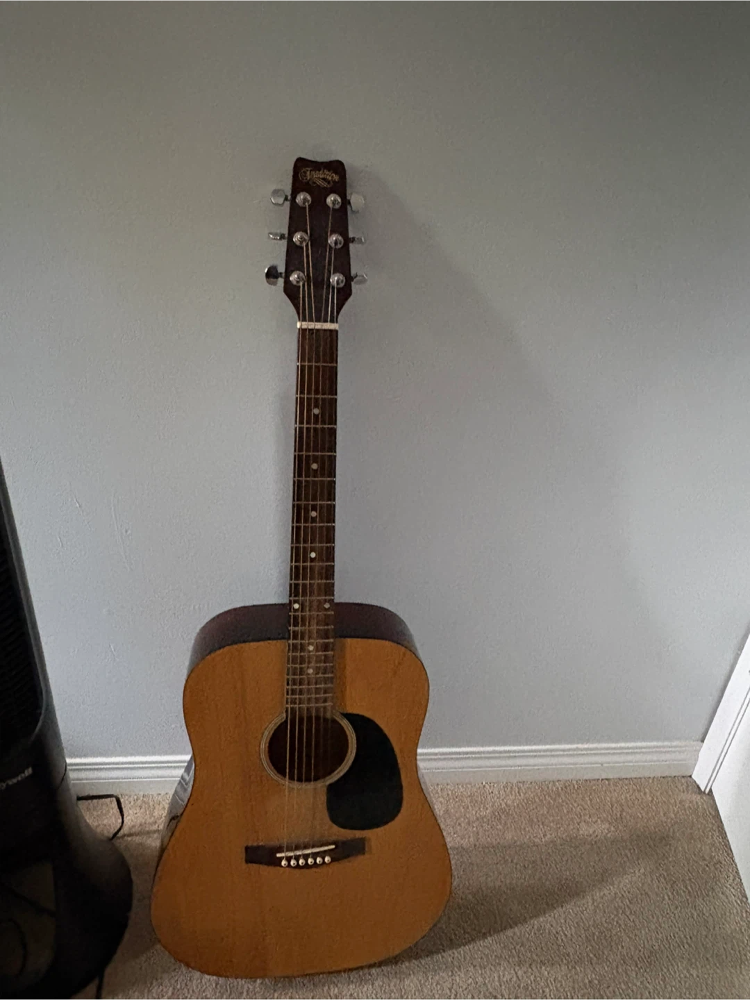 Tradition Acoustic Guitar - photo 3