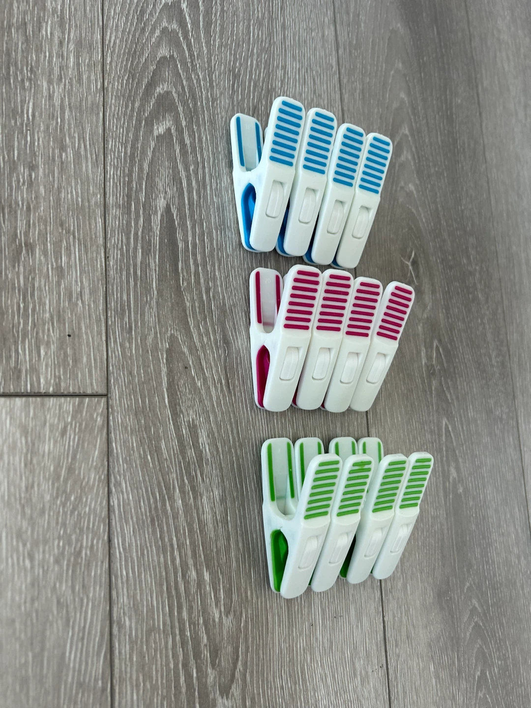 Set of 12 Colorful Plastic Clothespins - photo 3