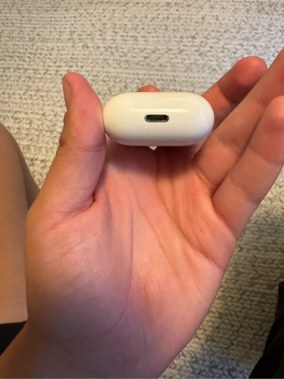 Apple AirPods with Charging Case - photo 2