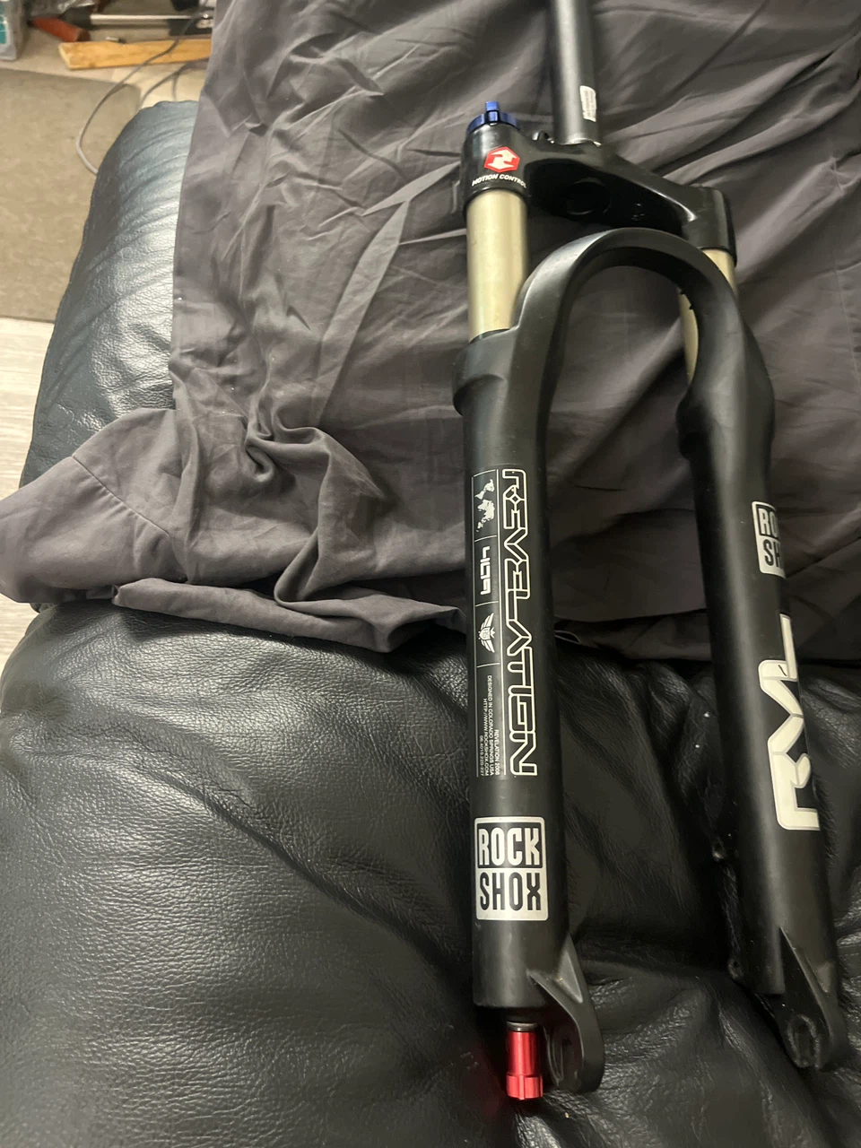 RockShox Revelation Dual Air Mountain Bike Fork - photo 2