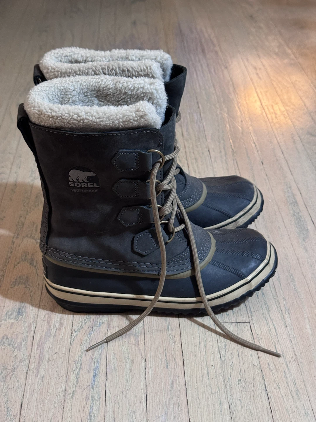 Sorel Waterproof Winter Boots Women size 6